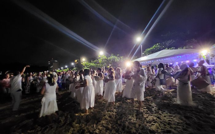 Festa tradicional acontece na orla de Cabeçudas (Foto: Divulgação)