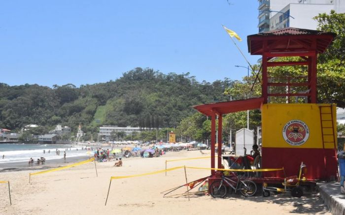 Guarda-vidas ficou de olho no sujeito até a chegada da PM (Foto: Arquivo)