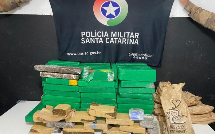 Maconha estava em casa do Santa Regina
(Foto: Divulgação)