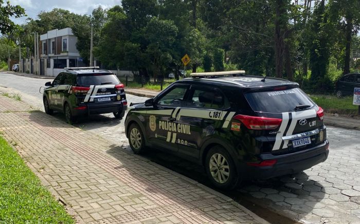 Mandado foi cumprido na manhã desta quinta-feira 
(Foto: Polícia Civil)