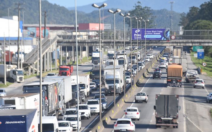 Estudo apontou desvantagens no uso do acostamento como terceira pista de rolamento da BR 
(Foto: João Batista)