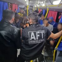 Grupo de 22 argentinos é resgatado trabalhando como escravos na colheita da uva