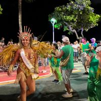 Mais de 25 mil pessoas curtem a primeira noite de carnaval de BC; veja as fotos