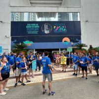 Professores protestam pelo pagamento do piso salarial