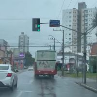 Vídeo: Ônibus arrancou retrovisores em Itajaí