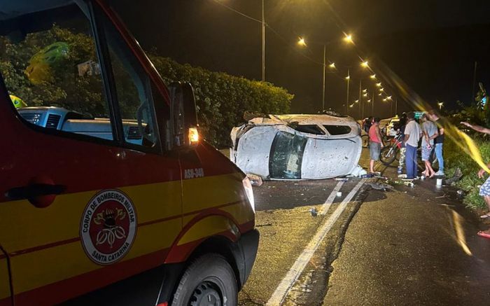 Populares contaram  que ele estava em alta velocidade 

(foto: divulgação cbsc)