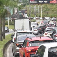 Obras na Osvaldo Reis travam o acesso pra Balneário Camboriú