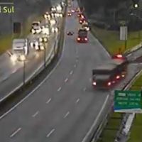 Vídeo: Motorista de carreta desgovernada evita acidente na BR 376