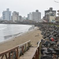 Lançado edital para as obras de alargamento da praia do Gravatá