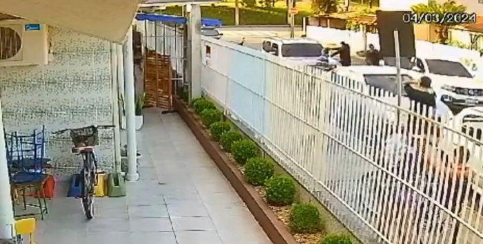 Vítima foi alvejada dentro do carro após deixar filha na escola (Foto: Reprodução)