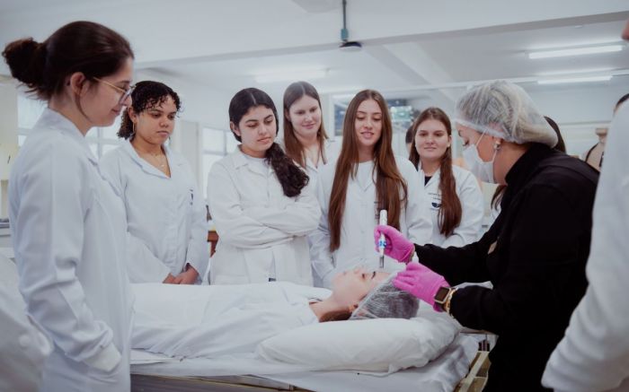 Benefício é para alunos de cursos presenciais
(Foto: Marco Favero/Secom SC)