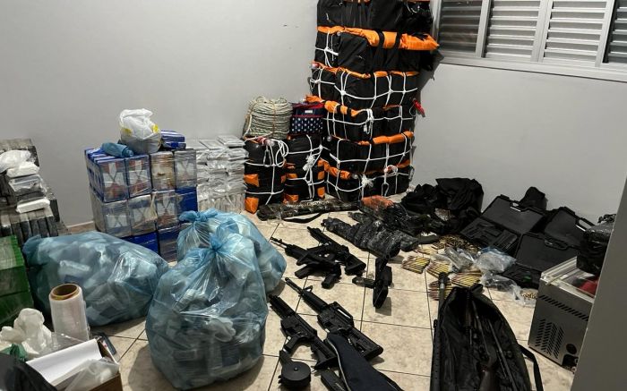 Grupo, além da droga, tinha armas de grosso calibre e granadas
(Foto: Divulgação PF)