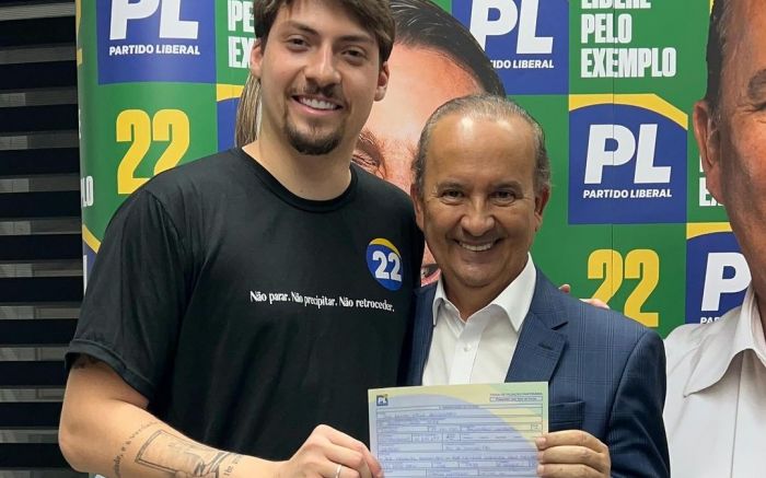 Renan recebeu filiação das mãos do governador Jorginho
(Foto: Divulgação)