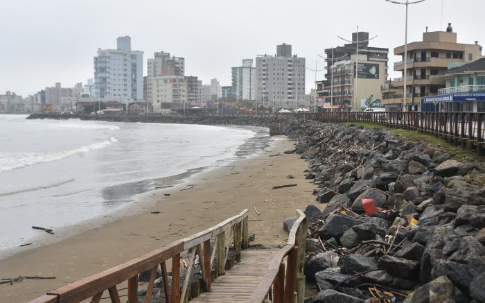 Licitação vai custar quase R$ 38 milhões e vai refazer faixa de areia  (Foto: João Batista)