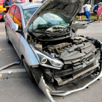 Idosa sofre parada cardíaca após acidente com caminhão em rodovia