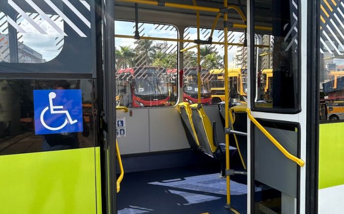 Busão novinho fará a linha de Cordeiros (Foto: Divulgação PMI)