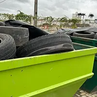 Ambiental recolhe 350 toneladas de lixo em terrenos baldios de Itajaí 