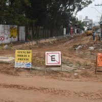 Avenida Delfim Peixoto tem trecho interditado e beira-mar em mão dupla