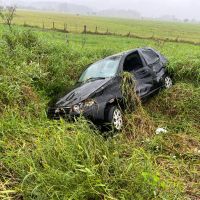 Motorista capota Paliozinho às margens da BR 470  