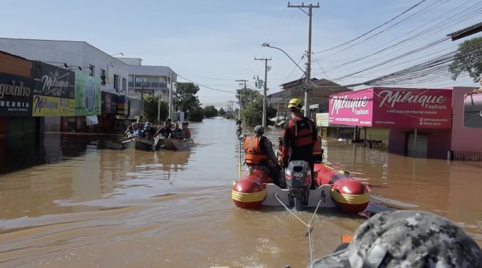 Equipes saíram de Araranguá na segunda-feira e já chegaram ao Rio Grande do Sul (Foto: divulgação)