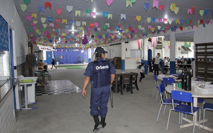 Instituto pede investigação e fim de armas nas escolas (Foto: Marcos Porto)