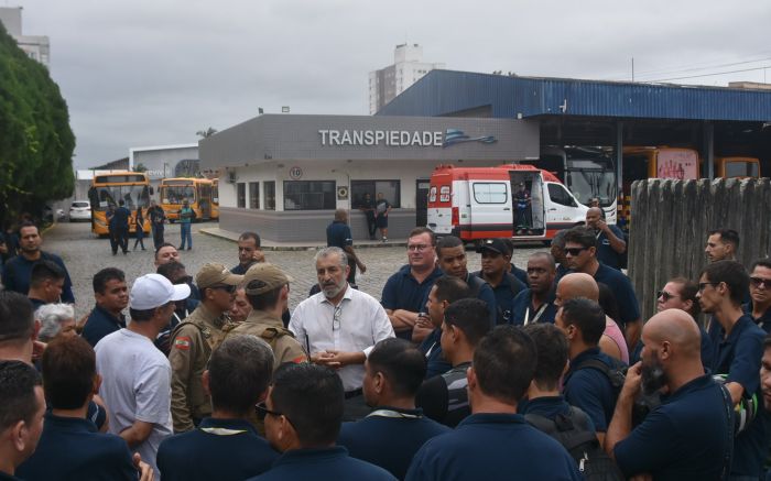 Vereadores de oposição explicam que tentam mediar solução (Foto: João Batista)