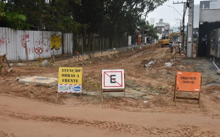 Delfim terá mão dupla no trecho da rua Luci Canziani até a rua Eliziário da Rosa

(Foto: João Batista)