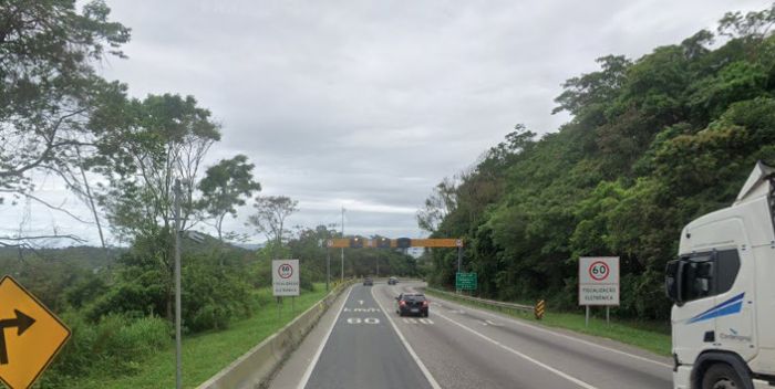 Pista vai ficar bloqueada das 23h59 até às 2h30 de terça-feira (Foto: Divulgação Arteris Litoral Sul)