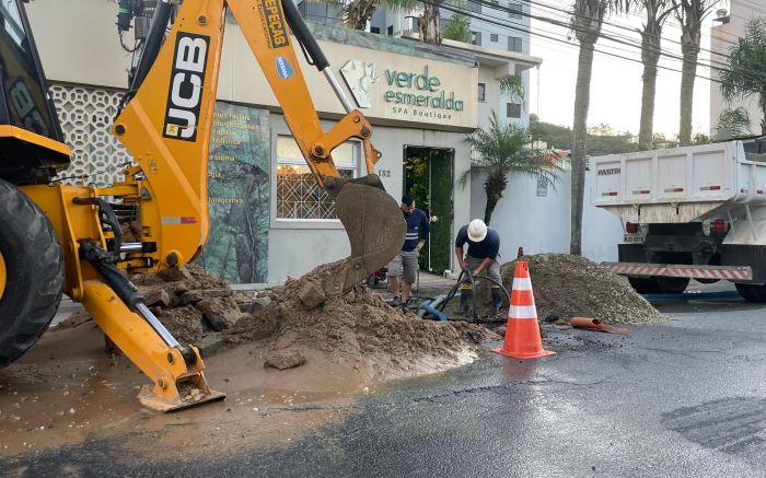 Serviço emergencial foi encerrado às 3h30 de quarta-feira (Foto: Amanda Moser)