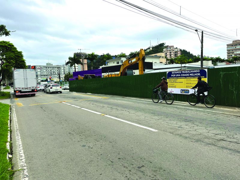 Obras na avenida começaram esta semana  (foto: estagiária ana julia sub supervisao da jornalista fran marcon)