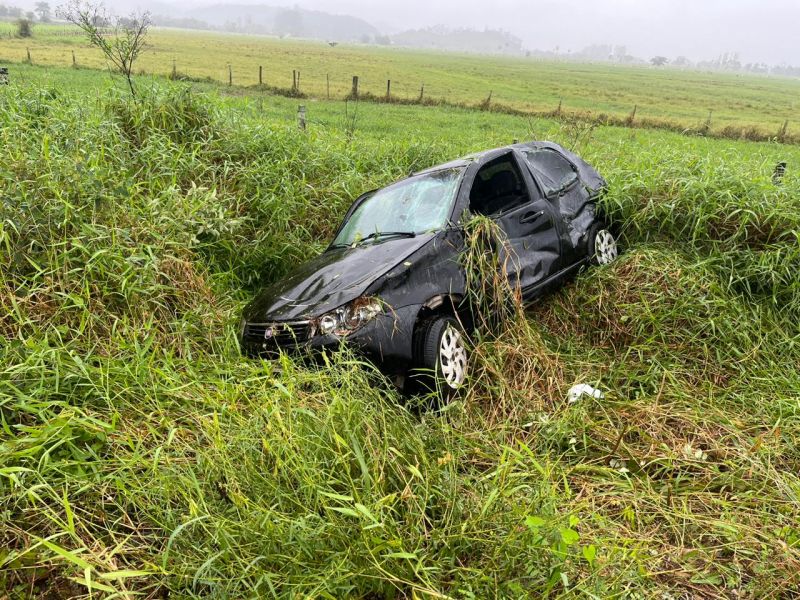 Capotamento foi após colisão com Ducato (foto: Divulgação/CBVI)