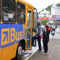  Ônibus gratuito de BC tem mudanças nas linhas verde, anil e laranja; veja  
