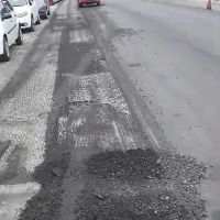 Rua Luci Canziani segue com meia pista interditada para o trânsito de veículos