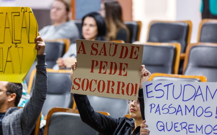 Grupo fez manifestação na Câmara de Vereadores cobrando nomeações
(Foto: Davi Spuldaro/CVI)