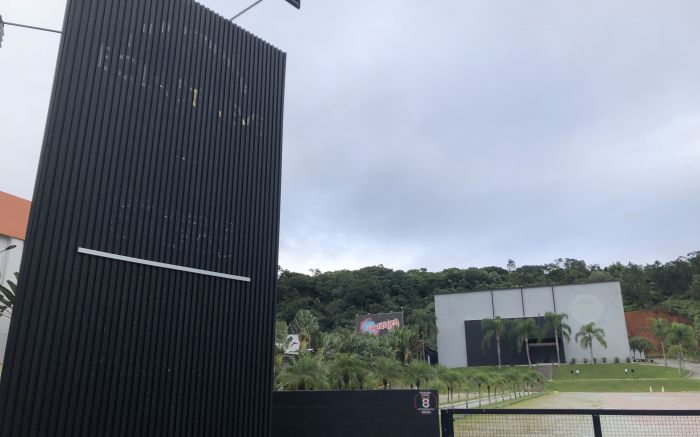 Sede na avenida do Estado Dalmo Vieira, já sem nome da igreja, agora é tocada por ex-líderes da Bola de Neve
 (Foto: João Batista)