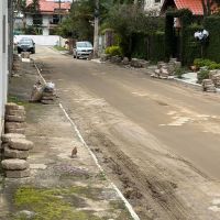 Moradores de Cabeçudas denunciam "rua destruída" após obra do Semasa 