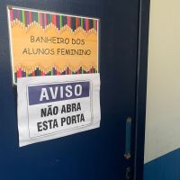 Escola de Navegantes tem banheiros interditados 