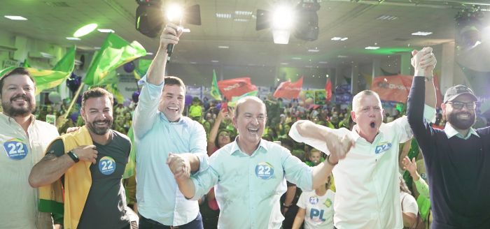 Governador prestigiou convenção que confirmou Robison Coelho e Rubens Angioletti como candidatos a prefeito e vice de Itajaí (foto: divulgação)