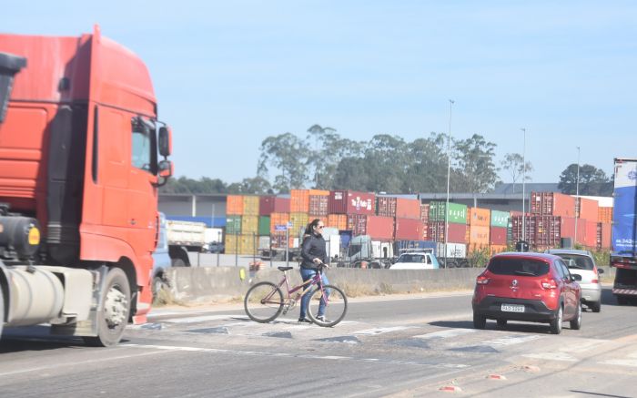 Secretaria vai licitar construções de duas passarelas, um retorno e um elevado (Foto: Arquivo/João Batista)