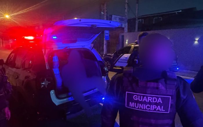 Assassino foi preso com a arma do crime
 (Foto: Divulgação/GMI)