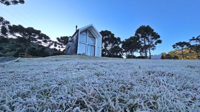 Camadas de gelo são formadas por conta do frio extremo em contato com a umidade
(Foto: Mycchel Legnaghi/São Joaquim Online)