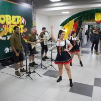 Aeroporto de Navegantes terá quase 200 voos extras para atender Oktoberfest  