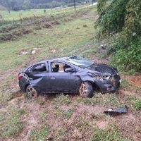 Urgente: passageira de carro morre em capotamento no Escalvadinho  