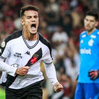 Vasco arranca empate com o Flamengo com gol de Coutinho