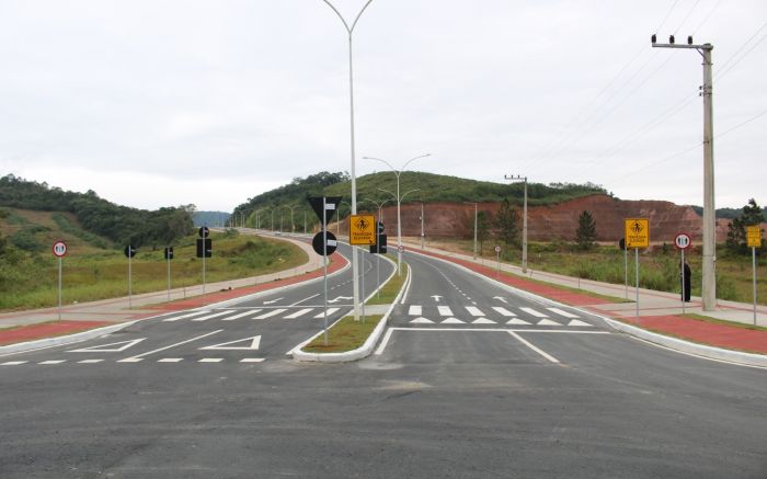 Rua Manoel Bernardes agora tem estrutura para receber tráfego de veículos (Foto: Divulgação)