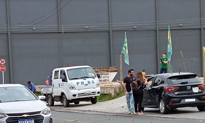 Registro foi na rua 1542 – endereço que receberá o comício de Bolsonaro na quinta-feira (Foto: Leitor)