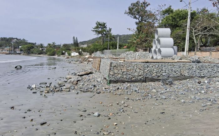 Projeto e licenças para a obra são desconhecidos (Foto: Leitor)