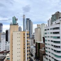 Quase sete mil endereços estão sem luz em Balneário Camboriú