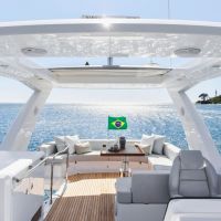 Azimut Fly 56 é a nova joia do mar 