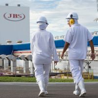 JBS contrata recém-formados para trabalhar em Santa Catarina